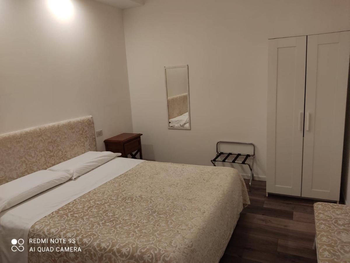 Gemini Camere E Suites Grosseto Luaran gambar
