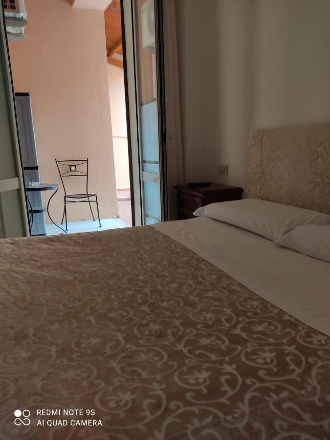 Gemini Camere E Suites Grosseto Luaran gambar