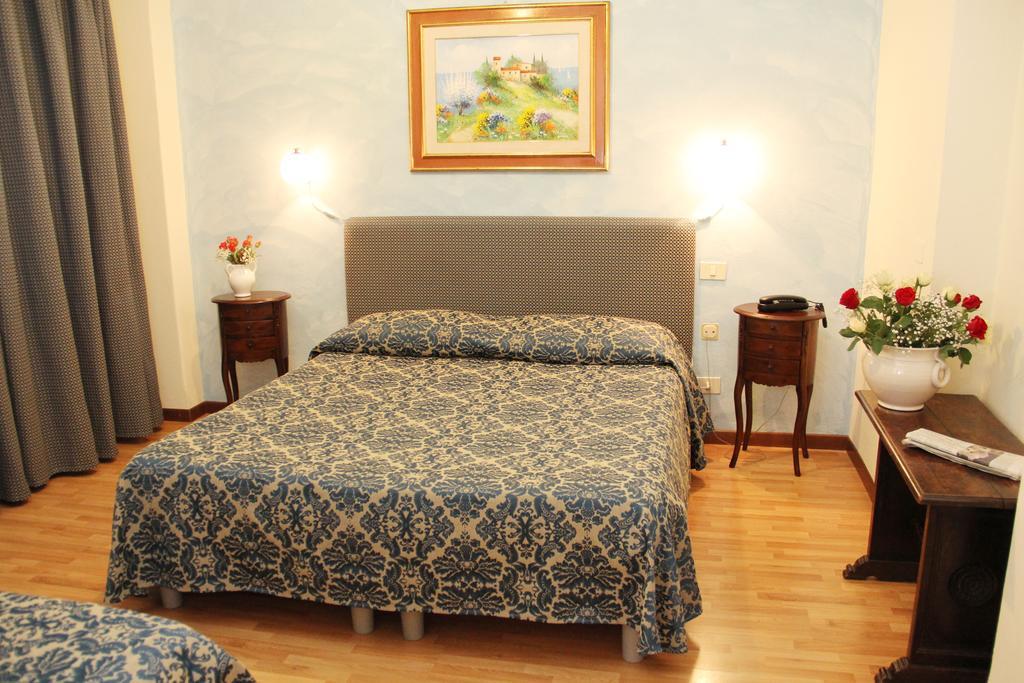 Gemini Camere E Suites Grosseto Luaran gambar