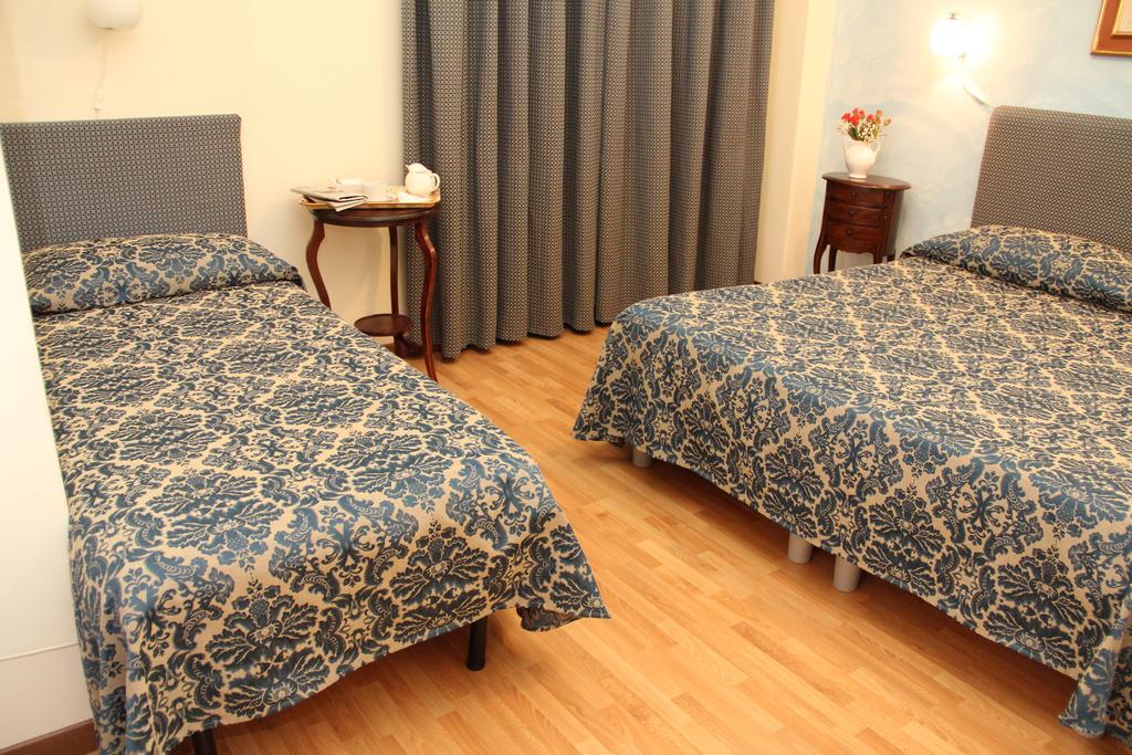 Gemini Camere E Suites Grosseto Luaran gambar