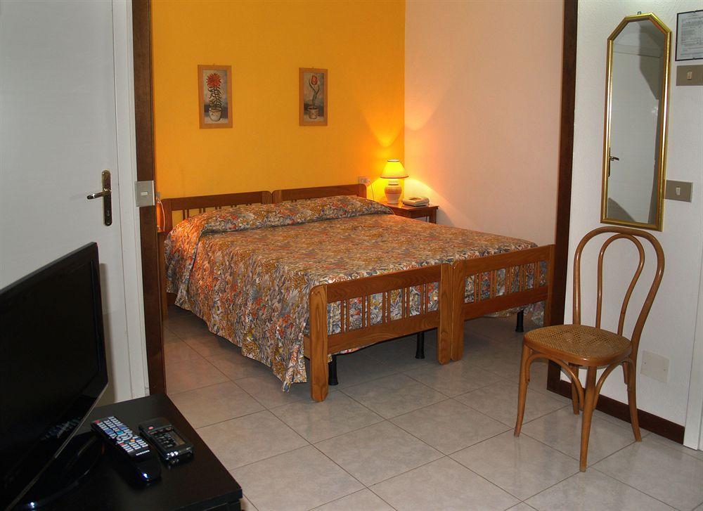 Gemini Camere E Suites Grosseto Luaran gambar