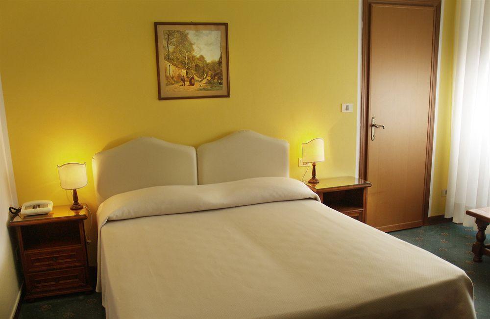 Gemini Camere E Suites Grosseto Luaran gambar
