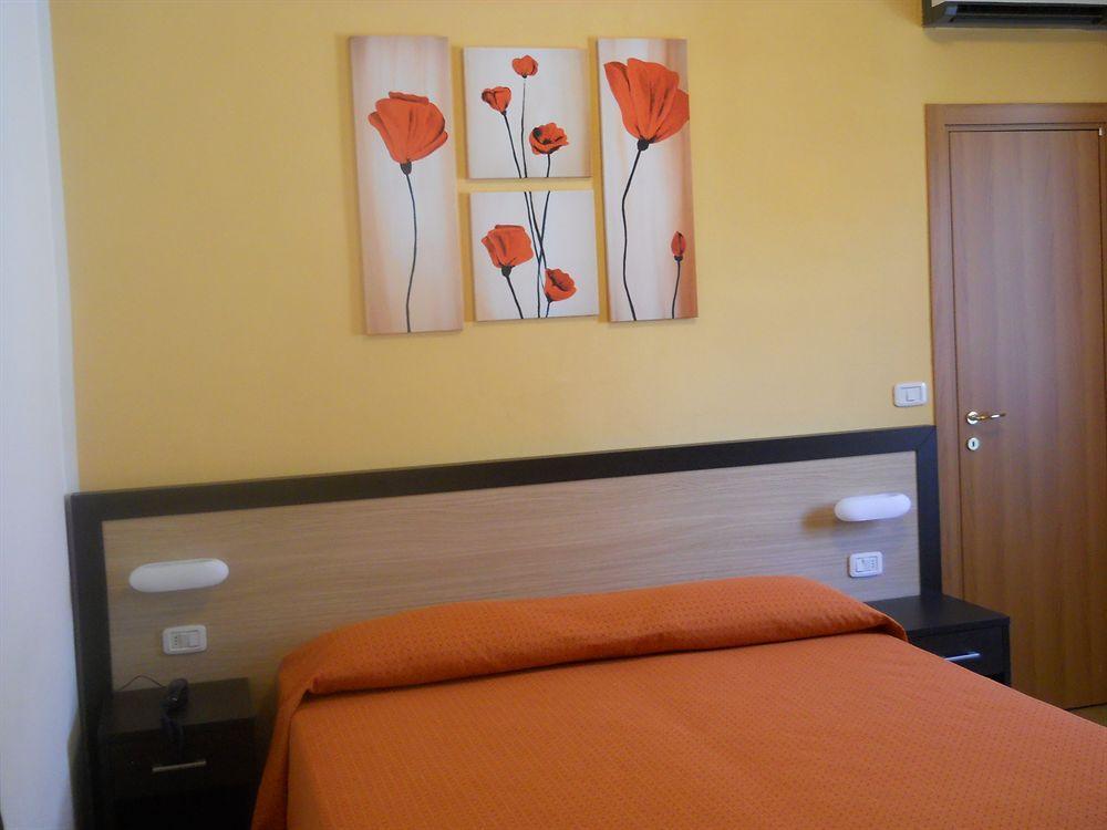 Gemini Camere E Suites Grosseto Luaran gambar