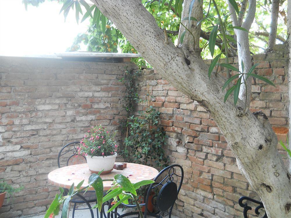 Gemini Camere E Suites Grosseto Luaran gambar